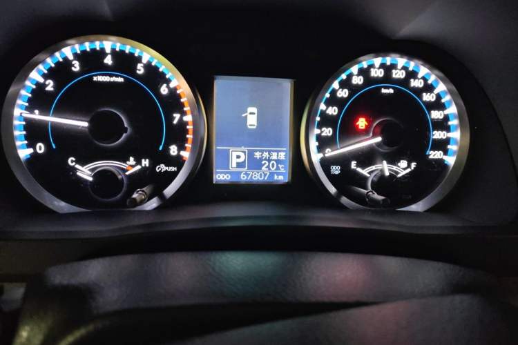 Used Toyota Highlander 2021 2.0T Four-Wheel Drive Elite Edition 7-Seater Odometer Close Up