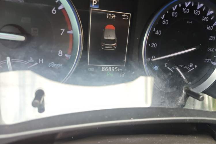 Used Toyota Highlander 2021 2.0T Four-Wheel Drive Prestige Version 7 Seats Odometer Close Up