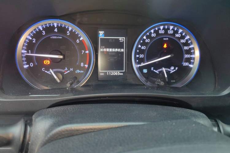 Used Toyota Highlander 2021 2.0T Four-Wheel Drive Luxury Edition 7 Seats Odometer Close Up