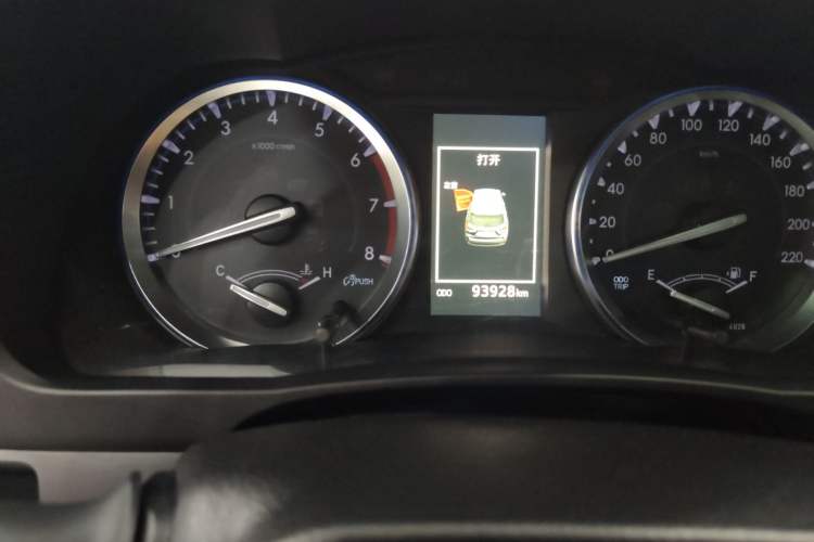 Used Toyota Highlander 2021 2.0T Four-Wheel Drive Prestige Version 7 Seats Odometer Close Up