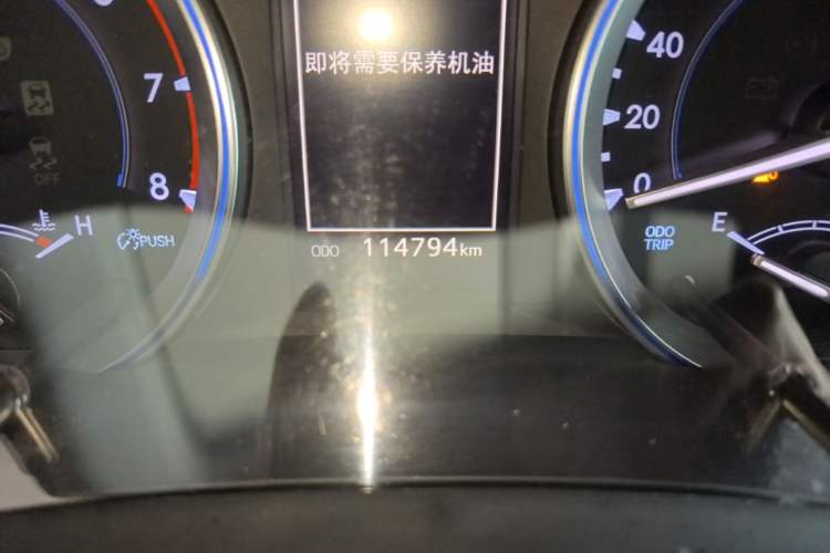 Used Toyota Highlander 2021 2.0T Four-Wheel Drive Luxury Edition 7 Seats Odometer Close Up
