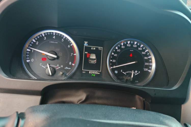 Used Toyota Highlander 2021 2.0T Four-Wheel Drive Prestige Version 7 Seats Odometer Close Up