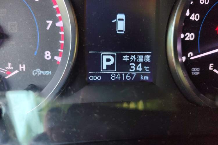 Used Toyota Highlander 2021 2.0T Four-Wheel Drive Elite Edition 7-Seater Odometer Close Up