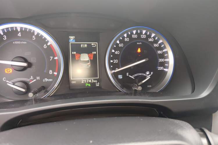 Used Toyota Highlander 2021 2.0T Four-Wheel Drive Prestige Version 7 Seats Odometer Close Up