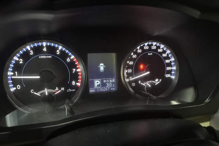 Used Toyota Highlander 2021 2.0T Four-Wheel Drive Elite Edition 7-Seater Odometer Close Up