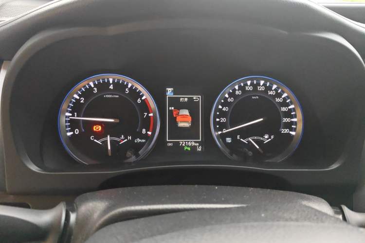 Used Toyota Highlander 2021 2.0T Four-Wheel Drive Luxury Edition 7 Seats Odometer Close Up