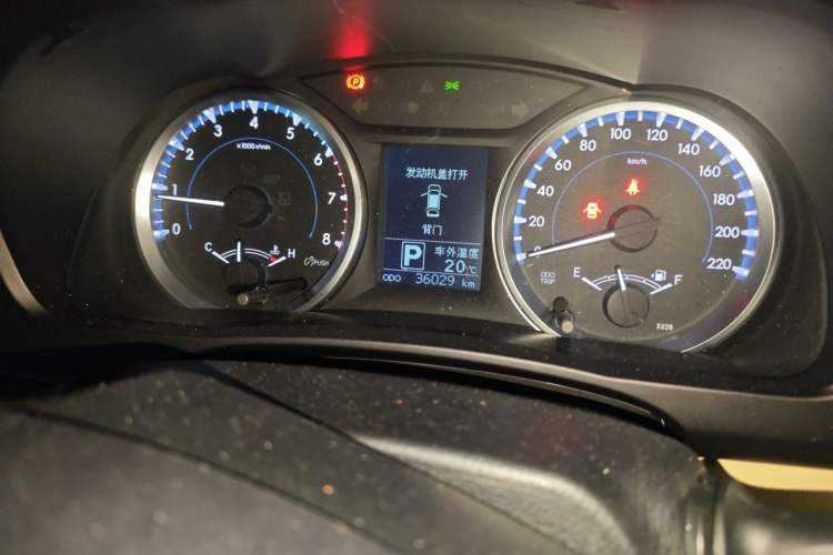Used Toyota Highlander 2021 2.0T Four-Wheel Drive Elite Edition 7-Seater Odometer Close Up