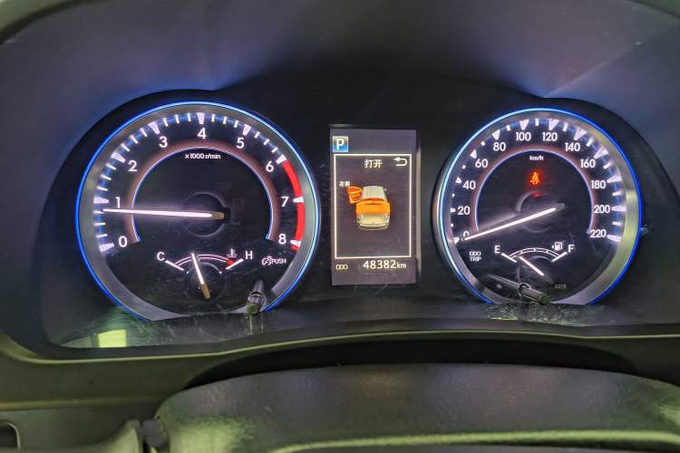Used Toyota Highlander 2021 2.0T Four-Wheel Drive Prestige Version 7 Seats Odometer Close Up