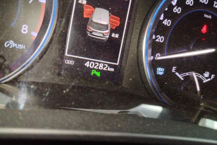 Used Toyota Highlander 2021 2.0T Four-Wheel Drive Luxury Edition 7 Seats Odometer Close Up