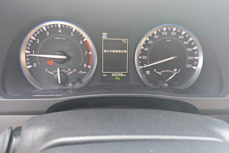 Used Toyota Highlander 2021 2.0T Four-Wheel Drive Luxury Edition 7 Seats Odometer Close Up
