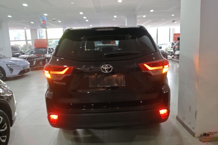 Used Toyota Highlander 2021 2.0T Two-Wheel Drive Elite Edition 5 Seats Rear