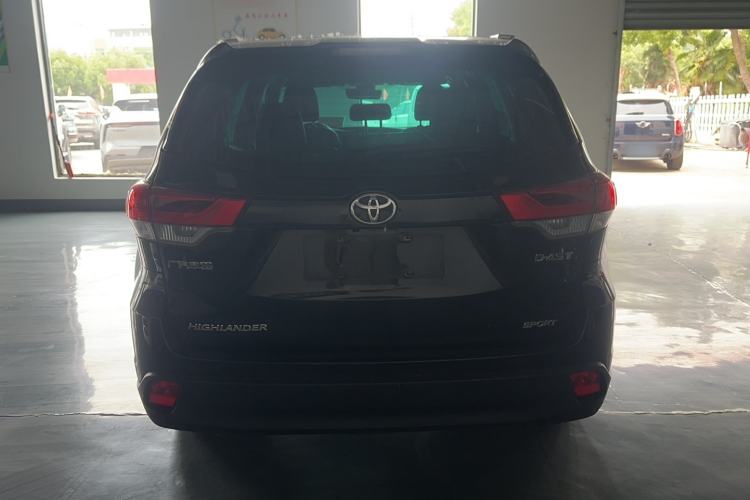 Used Toyota Highlander 2021 2.0T Two-Wheel Drive Luxury Edition 7 Seats Rear