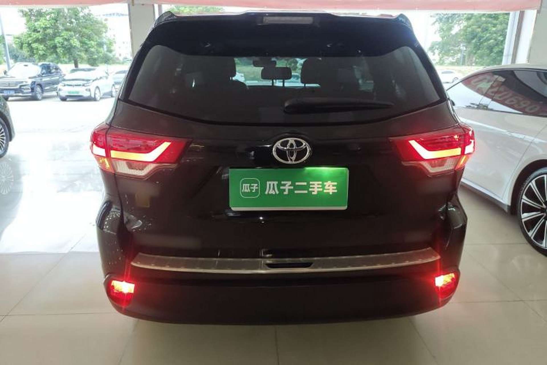 Used Toyota Highlander 2021 2.0T Two-Wheel Drive Luxury Edition 7 Seats Rear