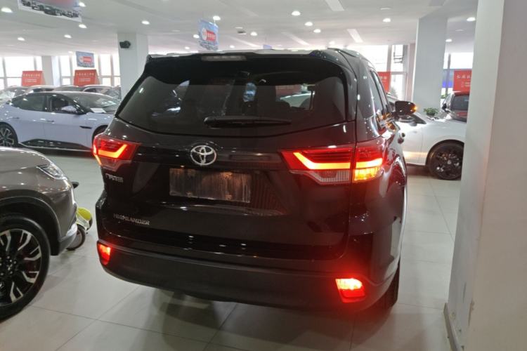 Used Toyota Highlander 2021 2.0T Two-Wheel Drive Elite Edition 5 Seats Rear Right 45 Deg