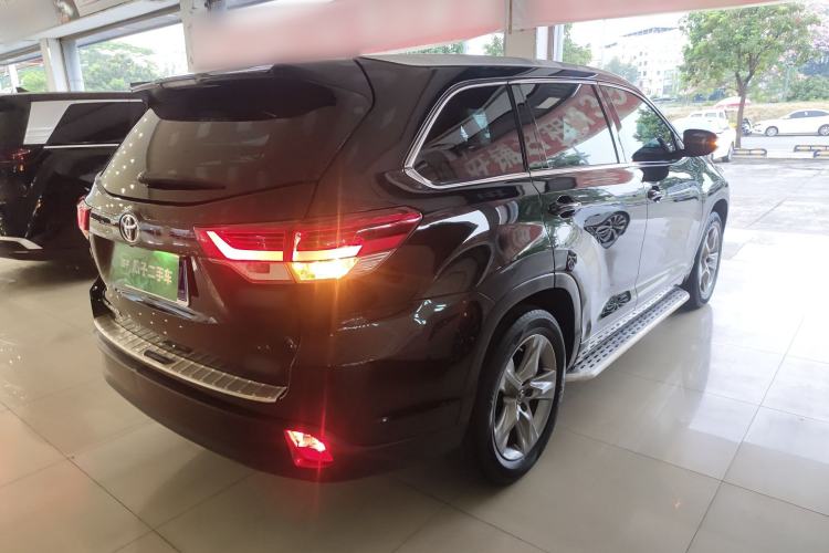 Used Toyota Highlander 2021 2.0T Two-Wheel Drive Luxury Edition 7 Seats Rear Right 45 Deg