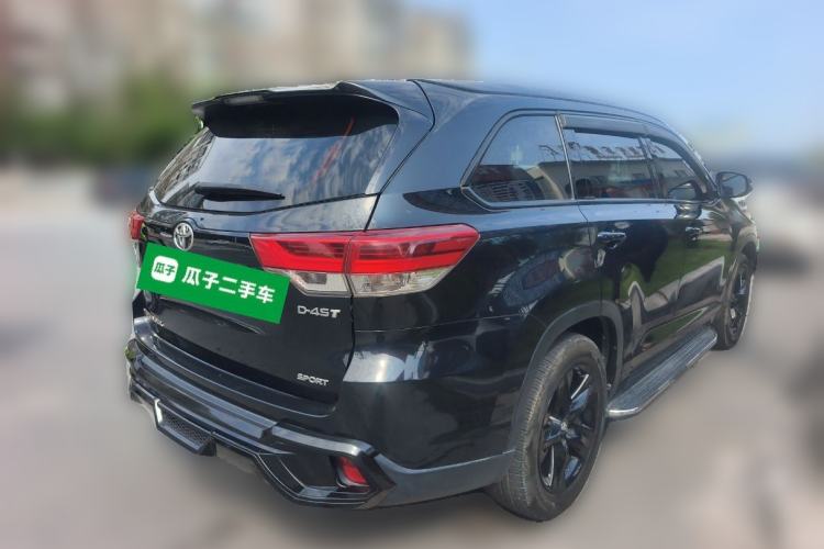 Used Toyota Highlander 2021 2.0T Two-Wheel Drive Luxury Edition 7 Seats Rear Right 45 Deg