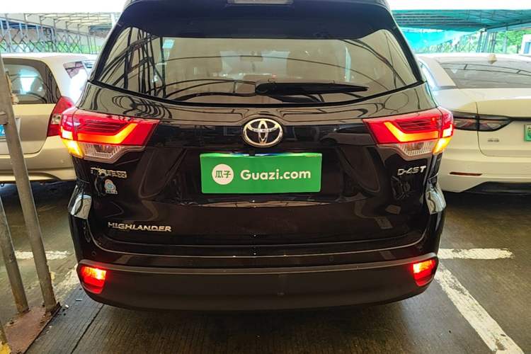Used Toyota Highlander 2021 2.0T Two-Wheel Drive Elite Version 7-Seater Rear
