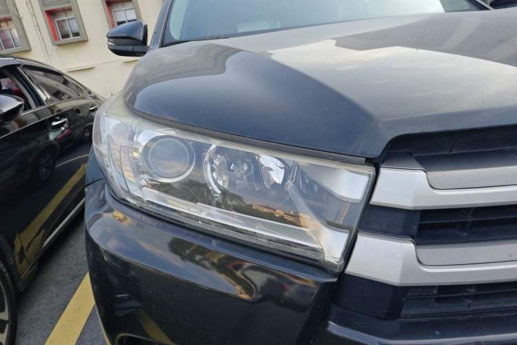 Used Toyota Highlander 2021 2.0T Four-Wheel Drive Elite Edition 7-Seater Right Front Headlight
