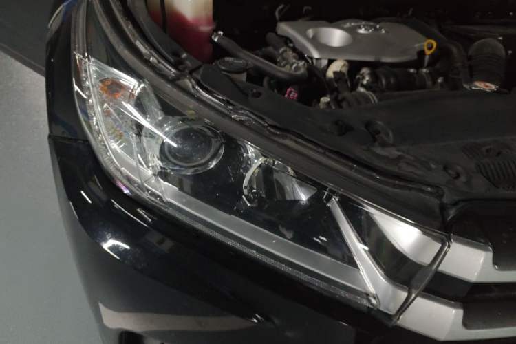 Used Toyota Highlander 2021 2.0T Four-Wheel Drive Prestige Version 7 Seats Right Front Headlight