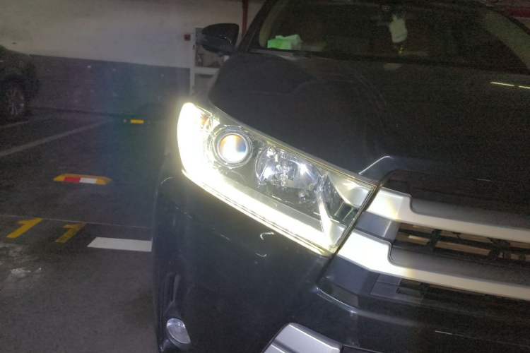 Used Toyota Highlander 2021 2.0T Two-Wheel Drive Elite Version 7-Seater Right Front Headlight