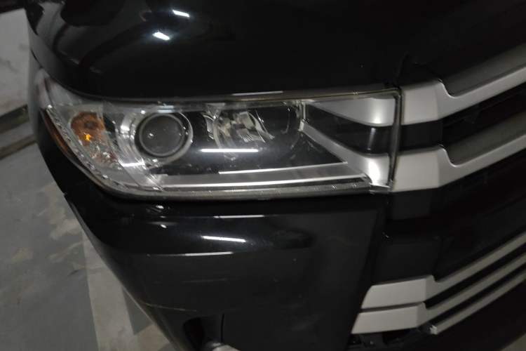 Used Toyota Highlander 2021 2.0T Four-Wheel Drive Elite Edition 7-Seater Right Front Headlight
