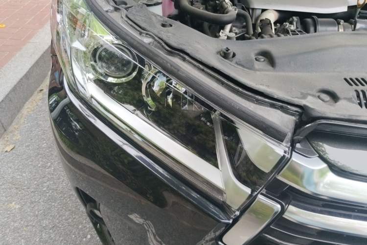 Used Toyota Highlander 2021 2.0T Four-Wheel Drive Prestige Version 7 Seats Right Front Headlight
