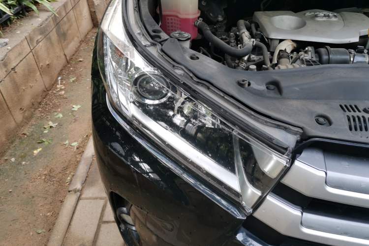 Used Toyota Highlander 2021 2.0T Four-Wheel Drive Elite Edition 7-Seater Right Front Headlight
