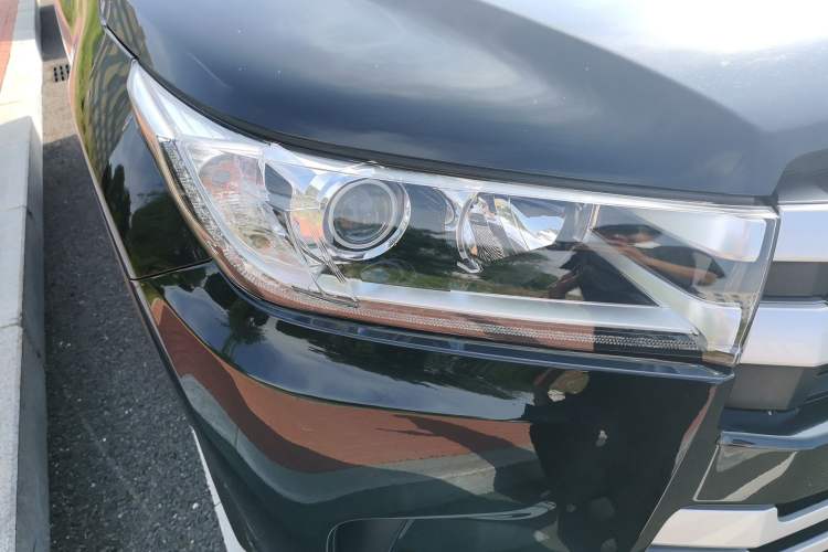 Used Toyota Highlander 2021 2.0T Four-Wheel Drive Luxury Edition 7 Seats Right Front Headlight