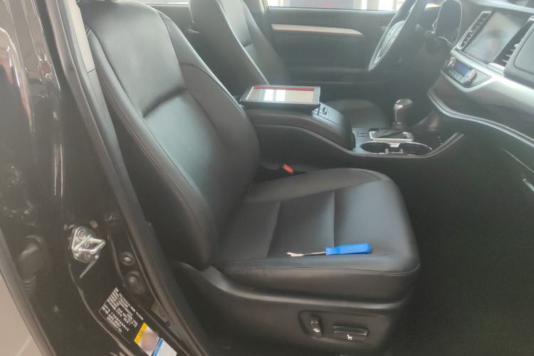 Used Toyota Highlander 2021 2.0T Four-Wheel Drive Luxury Edition 7 Seats Right Front Seat
