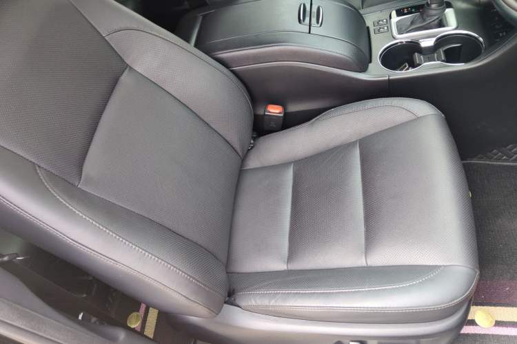 Used Toyota Highlander 2021 2.0T Four-Wheel Drive Prestige Version 7 Seats Right Front Seat