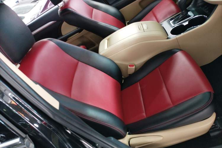 Used Toyota Highlander 2021 2.0T Two-Wheel Drive Elite Version 7-Seater Right Front Seat