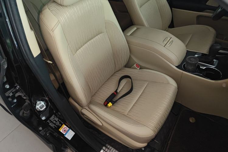 Used Toyota Highlander 2021 2.0T Four-Wheel Drive Elite Edition 7-Seater Right Front Seat