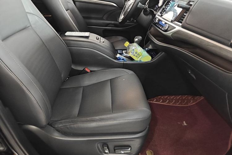 Used Toyota Highlander 2021 2.0T Four-Wheel Drive Prestige Version 7 Seats Right Front Seat