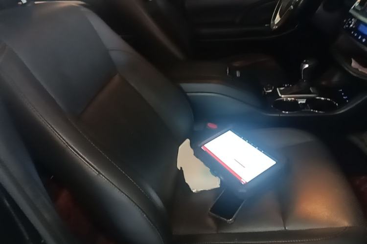 Used Toyota Highlander 2021 2.0T Four-Wheel Drive Luxury Edition 7 Seats Right Front Seat