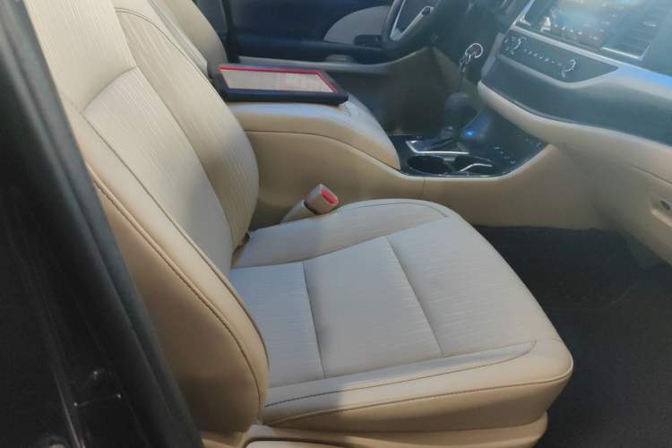 Used Toyota Highlander 2021 2.0T Four-Wheel Drive Elite Edition 7-Seater Right Front Seat