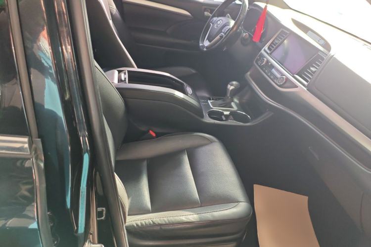 Used Toyota Highlander 2021 2.0T Four-Wheel Drive Luxury Edition 7 Seats Right Front Seat