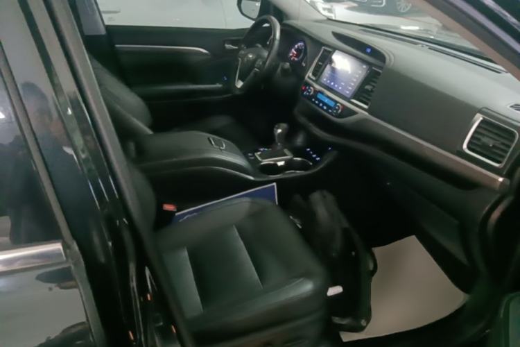 Used Toyota Highlander 2021 2.0T Four-Wheel Drive Prestige Version 7 Seats Right Front Seat