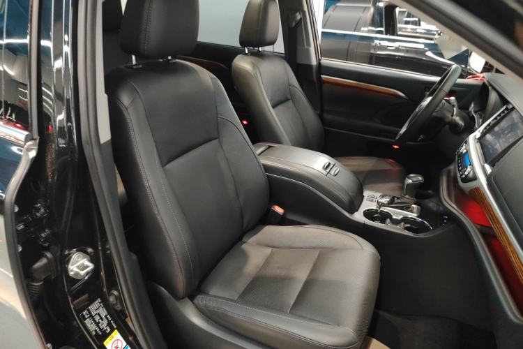 Used Toyota Highlander 2021 2.0T Four-Wheel Drive Luxury Edition 7 Seats Right Front Seat