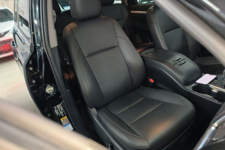 Used Toyota Highlander 2021 2.0T Four-Wheel Drive Luxury Edition 7 Seats Right Front Seat