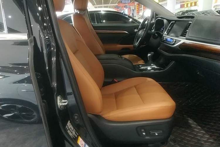 Used Toyota Highlander 2021 2.0T Four-Wheel Drive Knight Edition 7 Seats Right Front Seat