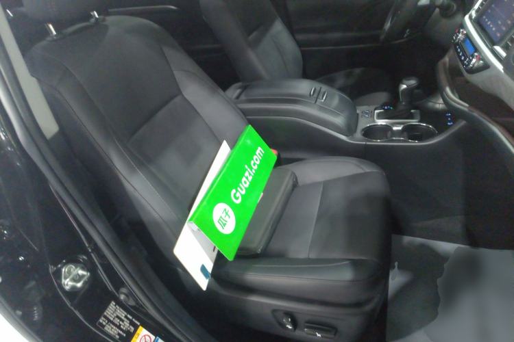 Used Toyota Highlander 2021 2.0T Four-Wheel Drive Prestige Version 7 Seats Right Front Seat