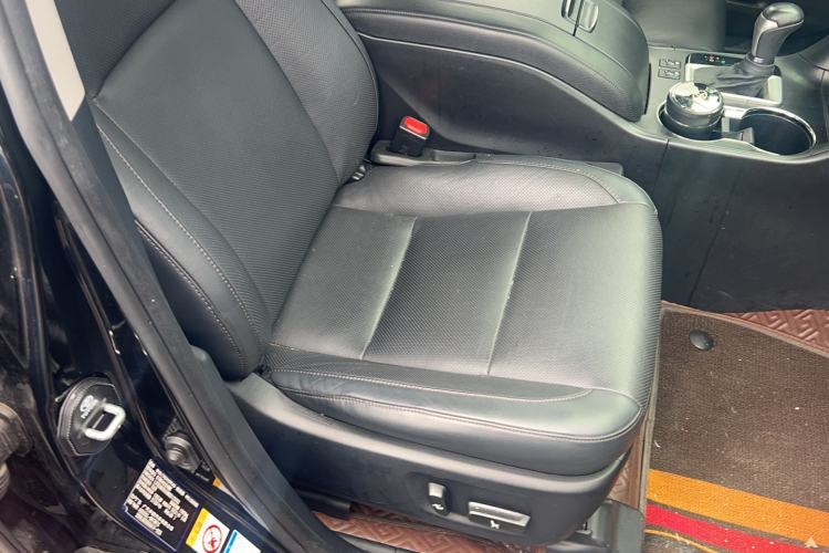 Used Toyota Highlander 2021 2.0T Four-Wheel Drive Luxury Edition 7 Seats Right Front Seat