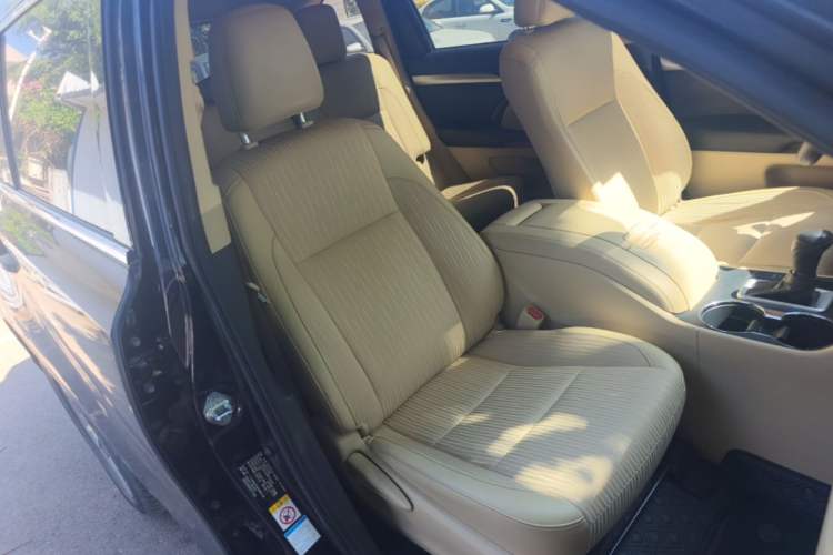 Used Toyota Highlander 2021 2.0T Four-Wheel Drive Elite Edition 7-Seater Right Front Seat