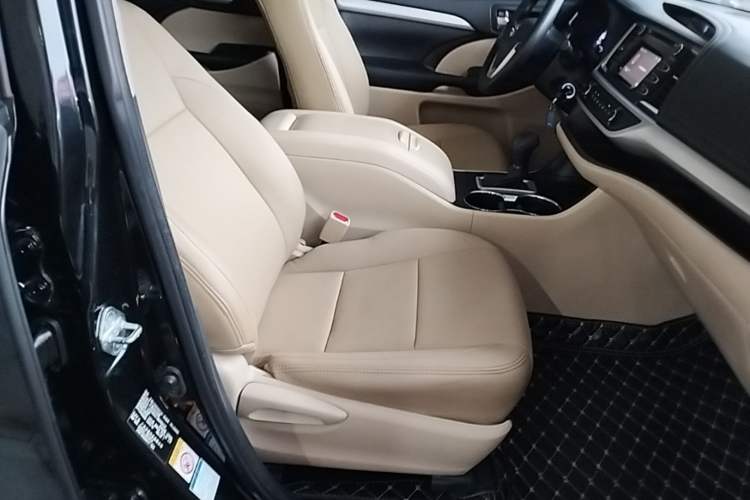 Used Toyota Highlander 2021 2.0T Four-Wheel Drive Elite Edition 7-Seater Right Front Seat