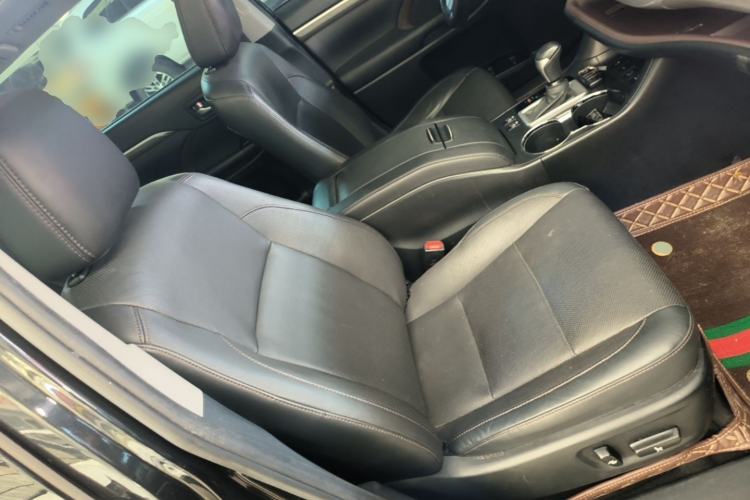 Used Toyota Highlander 2021 2.0T Four-Wheel Drive Prestige Version 7 Seats Right Front Seat