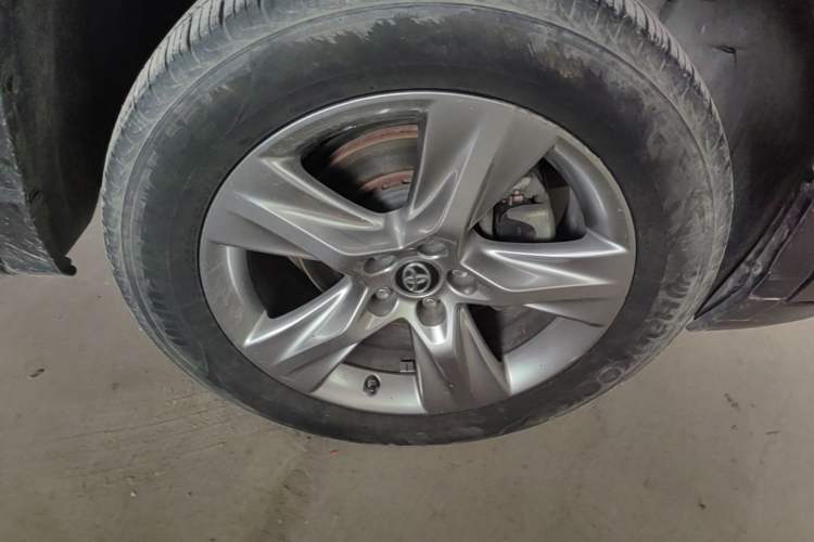 Used Toyota Highlander 2021 2.0T Four-Wheel Drive Luxury Edition 7 Seats Right Front Wheel Hub