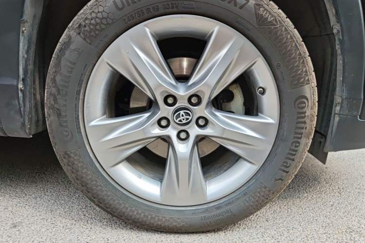 Used Toyota Highlander 2021 2.0T Four-Wheel Drive Luxury Edition 7 Seats Right Front Wheel Hub