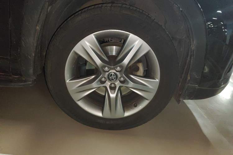 Used Toyota Highlander 2021 2.0T Four-Wheel Drive Luxury Edition 7 Seats Right Front Wheel Hub