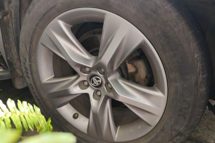 Used Toyota Highlander 2021 2.0T Four-Wheel Drive Luxury Edition 7 Seats Right Front Wheel Hub