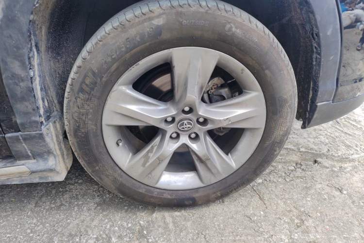 Used Toyota Highlander 2021 2.0T Four-Wheel Drive Luxury Edition 7 Seats Right Front Wheel Hub
